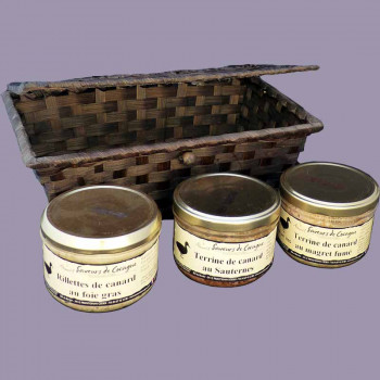 Small crate of 3 duck...