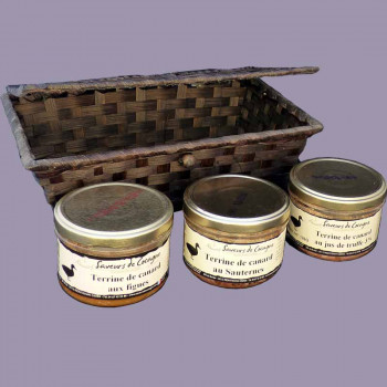 Small crate of 3 duck...
