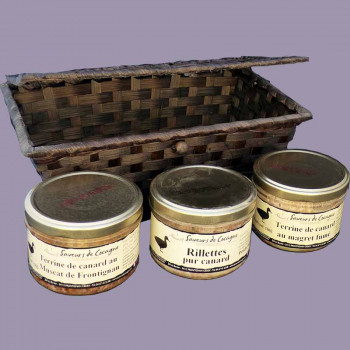 Small crate of 3 duck...